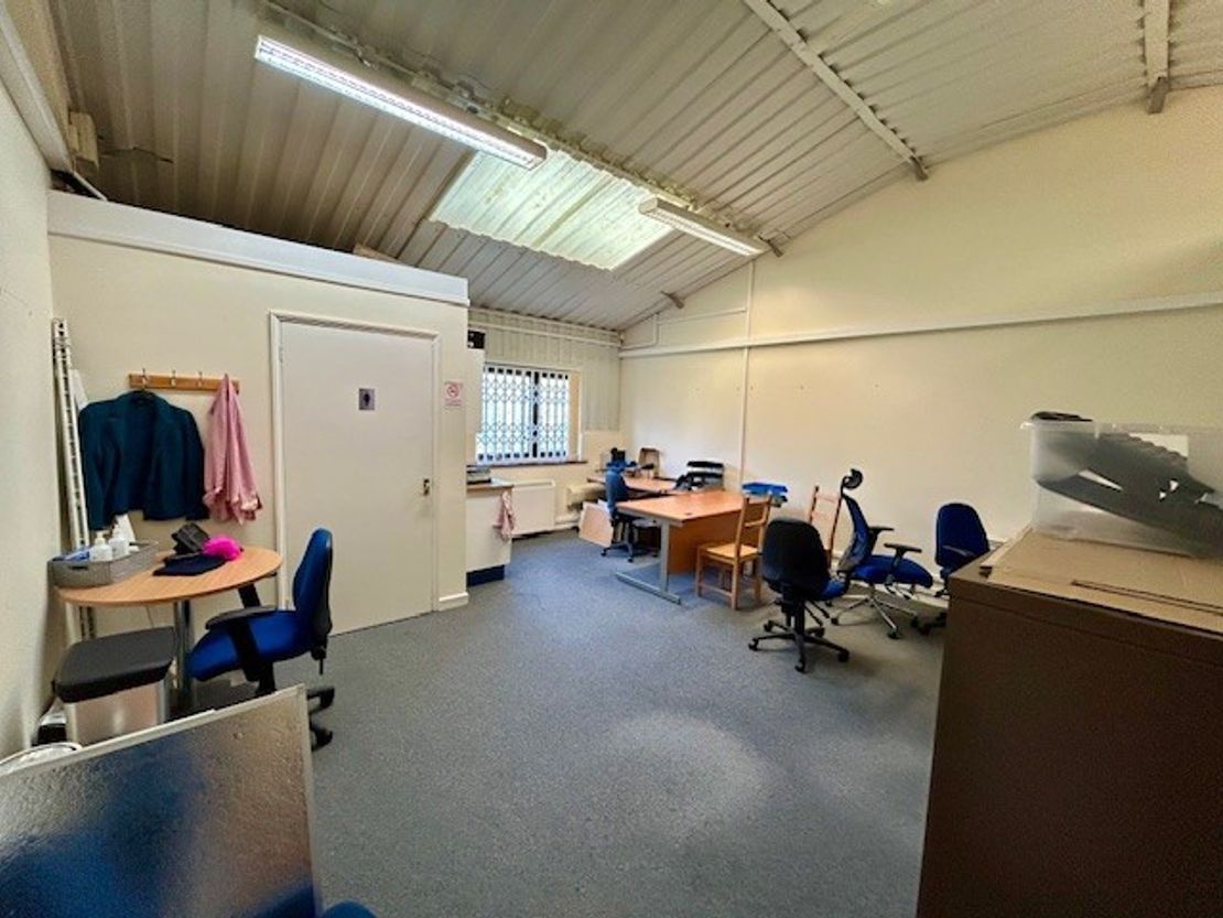 4, The Long Yard, Ermin Street, Shefford Woodlands, Hungerford, West Berkshire, RG17 7EH