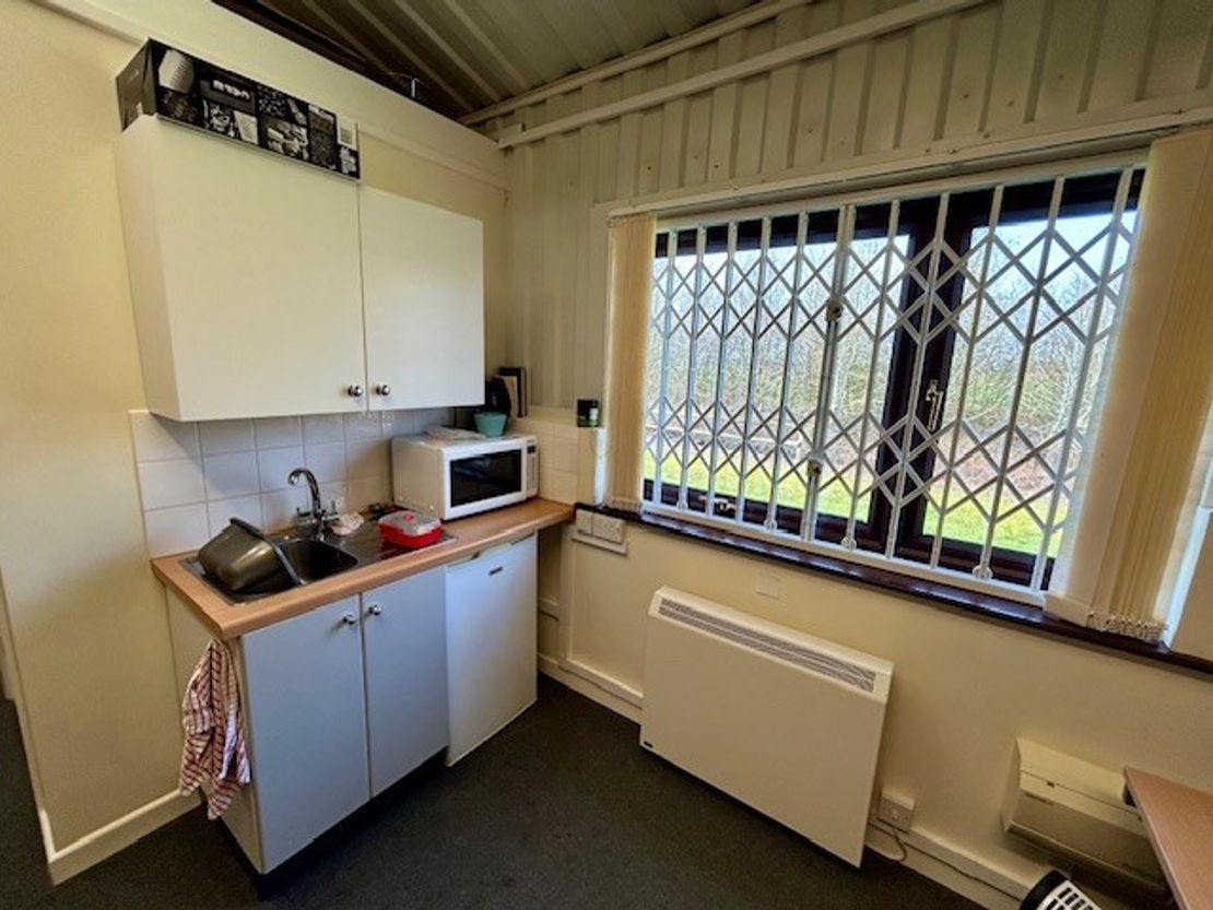 4, The Long Yard, Ermin Street, Shefford Woodlands, Hungerford, West Berkshire, RG17 7EH