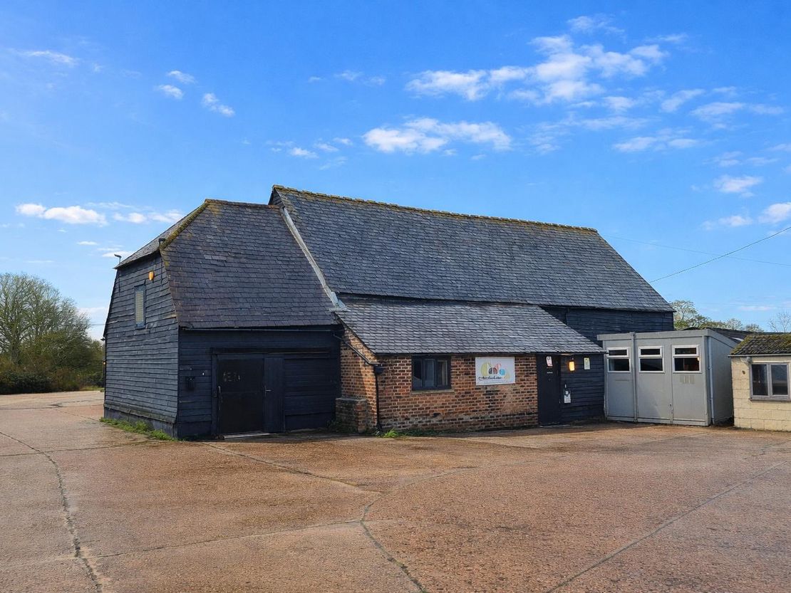Hillhouse Farm, Worthing Road, West Grinstead, Horsham, West Sussex, RH13 8LG