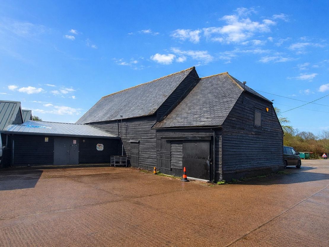 Hillhouse Farm, Worthing Road, West Grinstead, Horsham, West Sussex, RH13 8LG