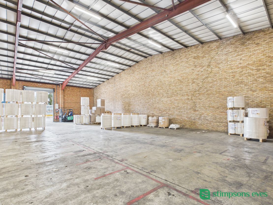 Unit 5, Ampthill Road, Bedford, Bedfordshire, MK42 9JP
