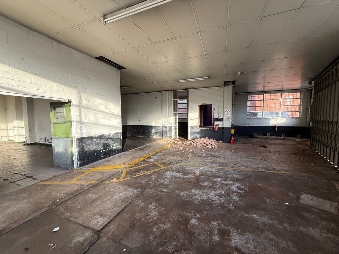 Former Garage, George Street, Hinckley, Leicestershire, LE10 0AL