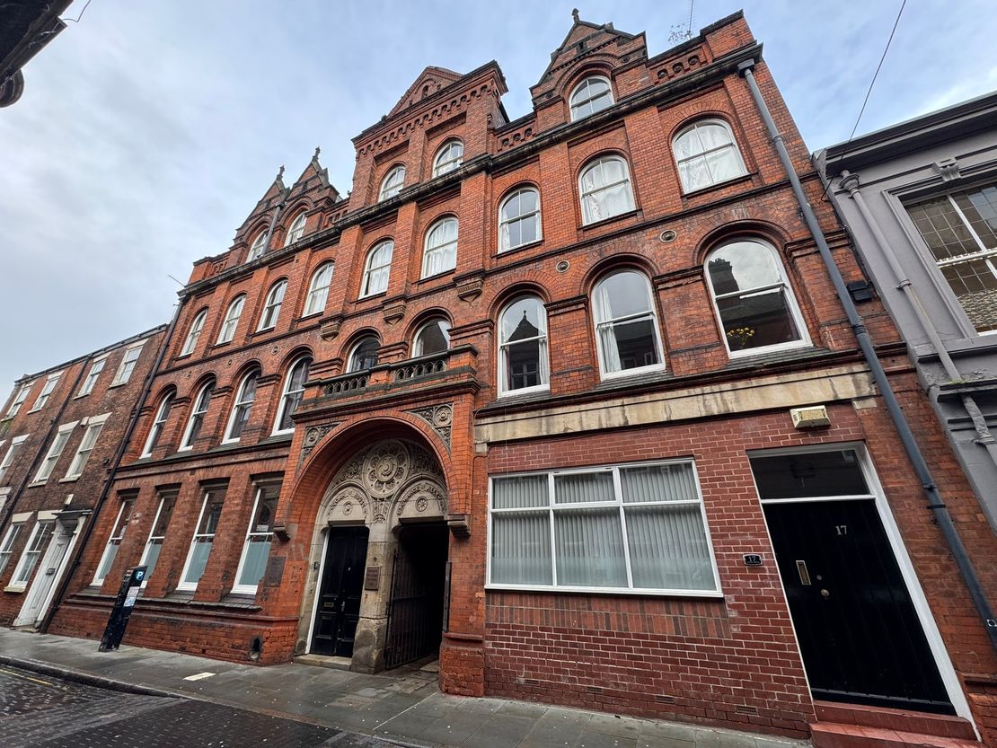 YUPELET PORTFOLIO, HULL