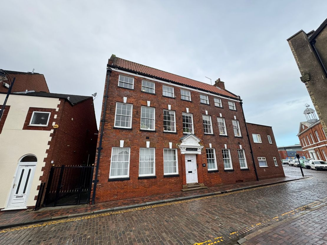 YUPELET PORTFOLIO, HULL