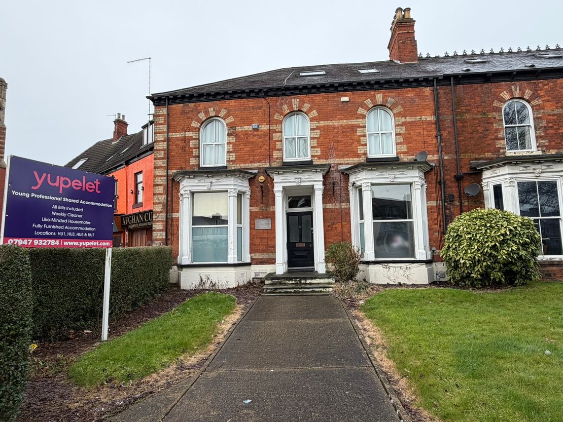 YUPELET PORTFOLIO, HULL