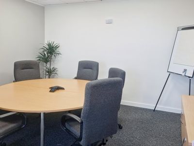 Property Image for 1 Station Road, Harpenden, Hertfordshire, United Kingdom, AL5 4US