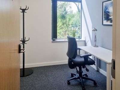 Property Image for 1 Station Road, Harpenden, Hertfordshire, United Kingdom, AL5 4US