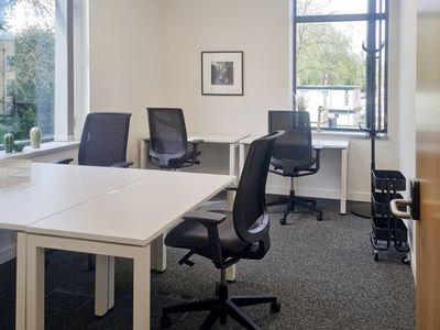 Property Image for 1 Station Road, Harpenden, Hertfordshire, United Kingdom, AL5 4US