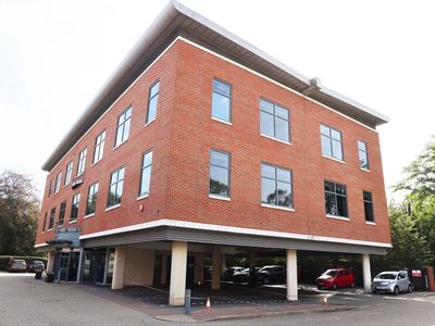 Property Image for 1 Station Road, Harpenden, Hertfordshire, United Kingdom, AL5 4US