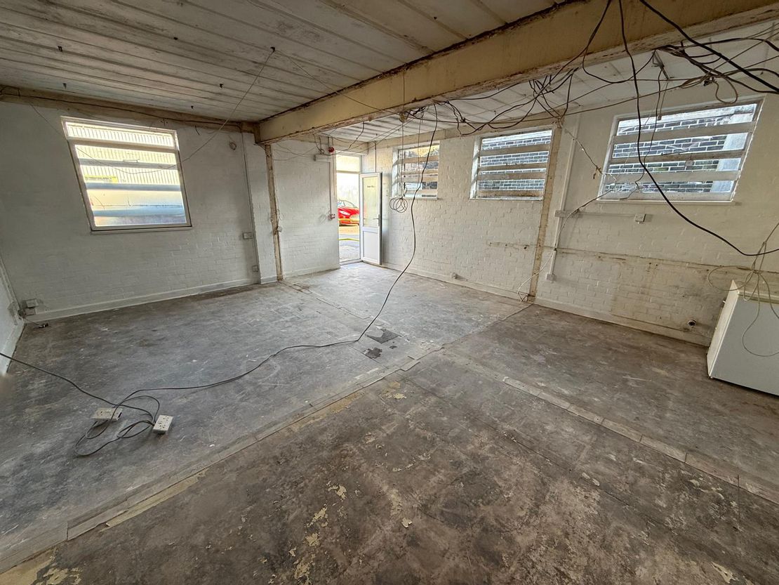 Units 15 & 19 Pontardulais Workshops, Pontardulais Industrial Estate, Tyn Y Bonau Rd, Pontarddulais, Swansea SA4 8SG