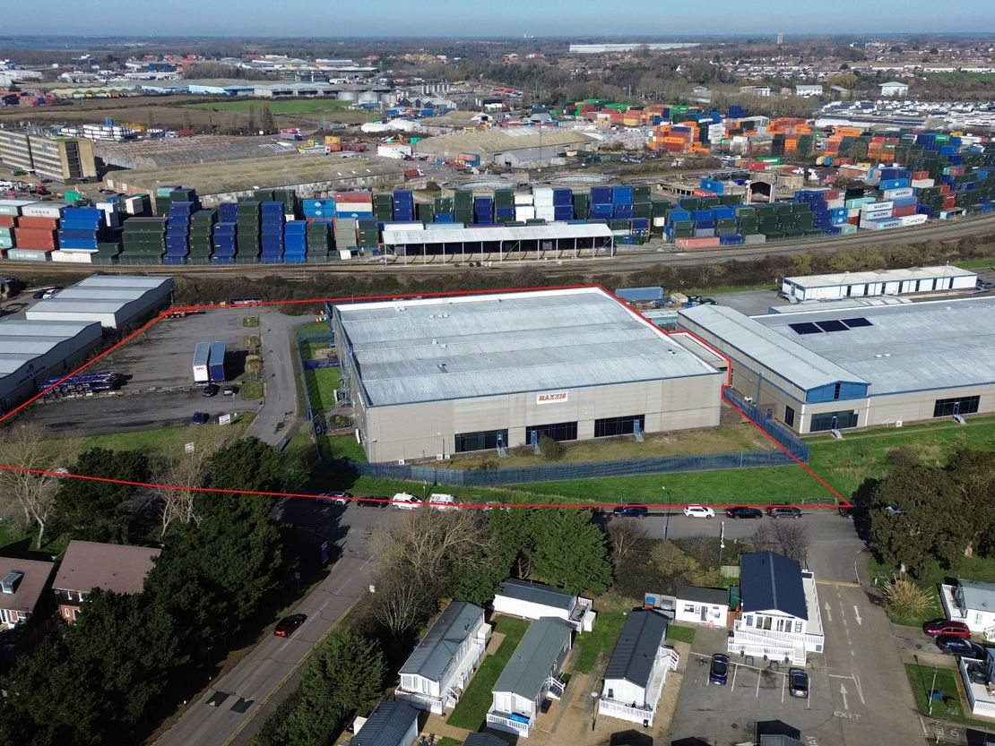 Warehouse Premises, Carr Road, Felixstowe, Suffolk, IP11 3RX