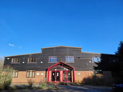 Property Image for South Barn, Crockham Park, Main Road, Crockham Hill, Edenbridge, Kent, TN8 6SR