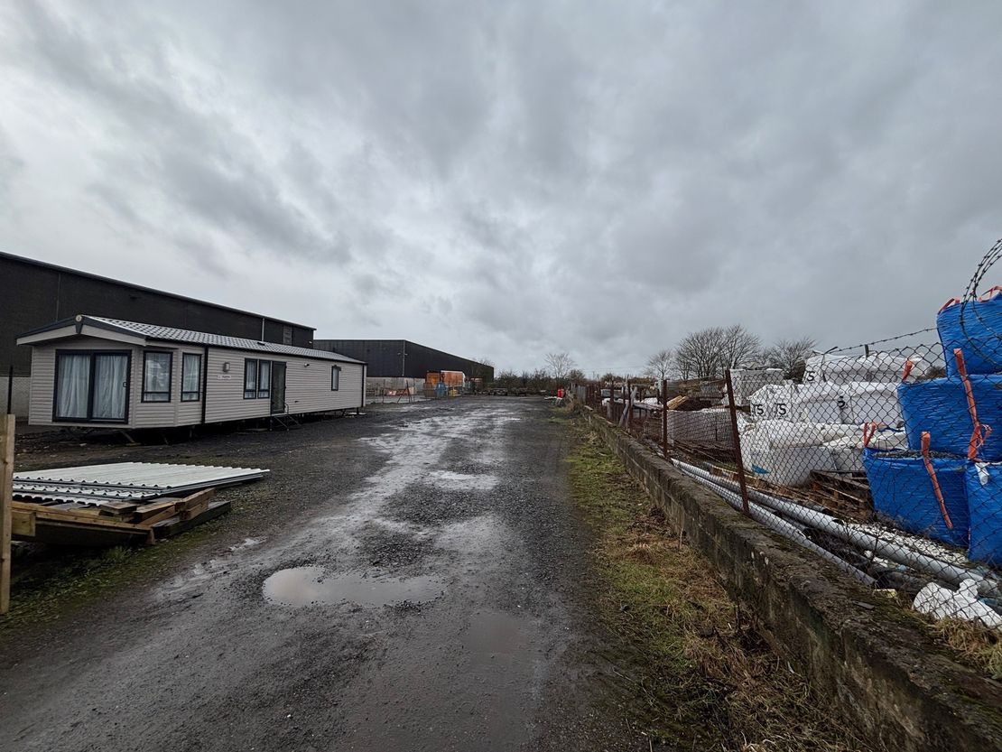 Workshop and Yard, Stirling Road, Milnathort, Kinross, KY13 9XG