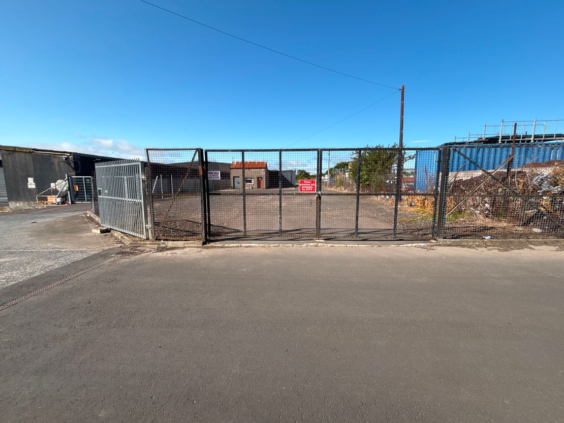 Workshop and Yard, Stirling Road, Milnathort, Kinross, KY13 9XG