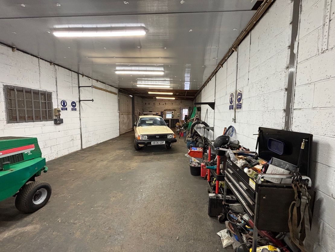 Workshop and Yard, Stirling Road, Milnathort, Kinross, KY13 9XG