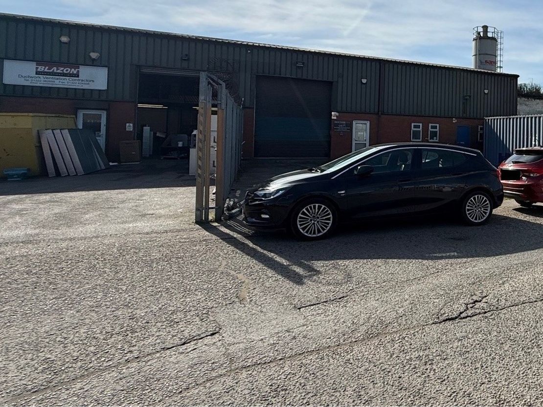 F1 Northfleet Industrial Estate, Lower Road, Northfleet, Gravesend, Kent, DA11 9SW