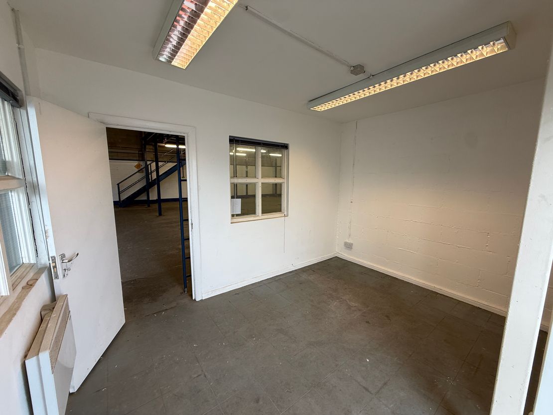 F1 Northfleet Industrial Estate, Lower Road, Northfleet, Gravesend, Kent, DA11 9SW