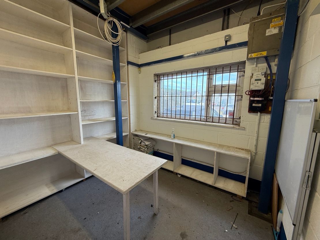 F1 Northfleet Industrial Estate, Lower Road, Northfleet, Gravesend, Kent, DA11 9SW