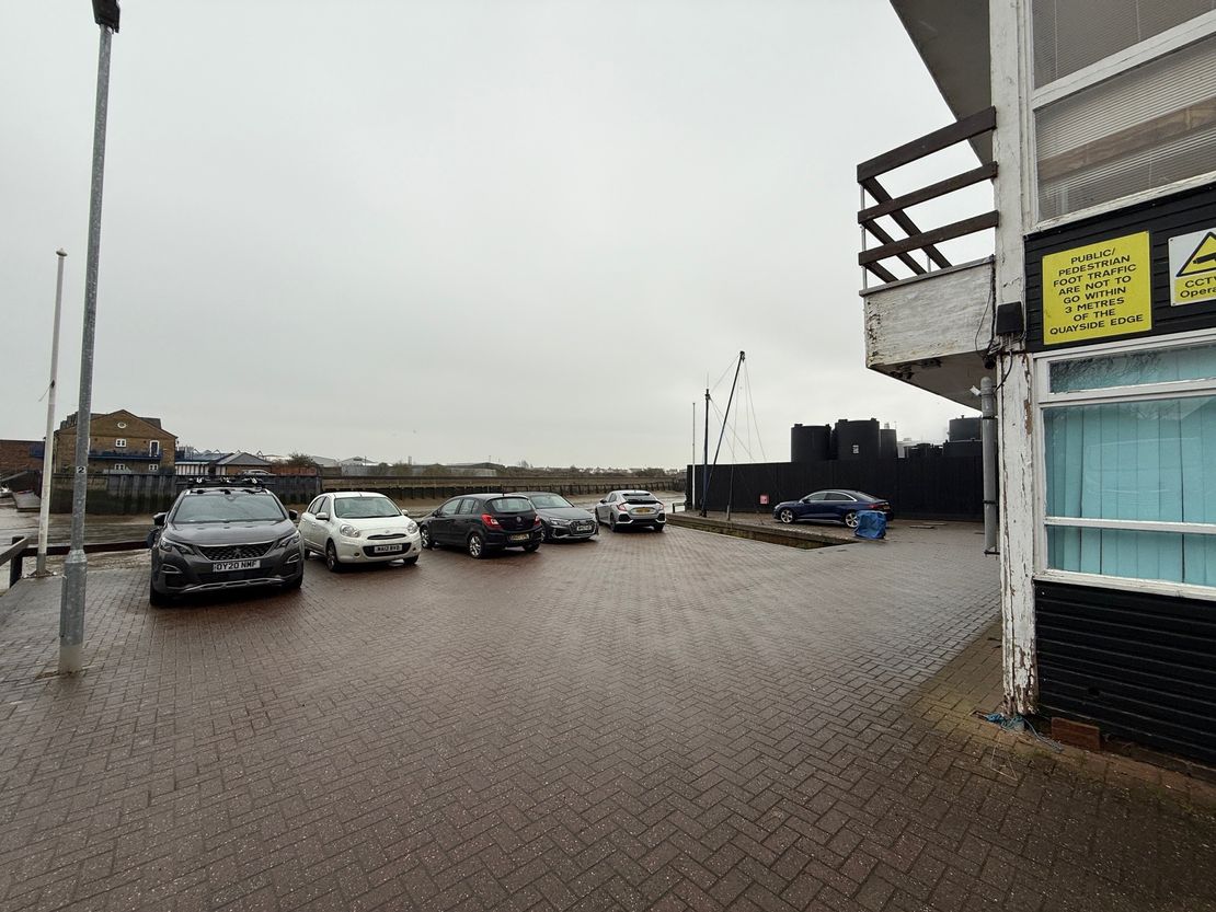 Bath Place Wharf, Downs Road, Maldon, Essex, CM9 5HG