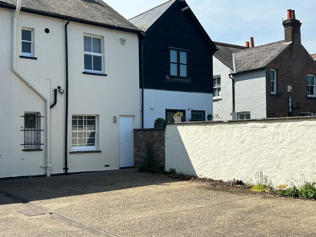 17 High Street, Redbourn, St. Albans, Hertfordshire, AL3 7LE