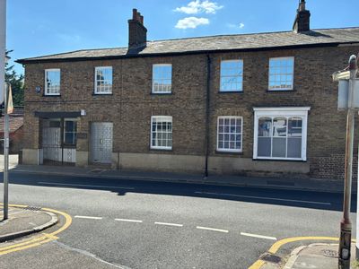 Property Image for 32 Church Street, Rickmansworth, WD3 1DJ