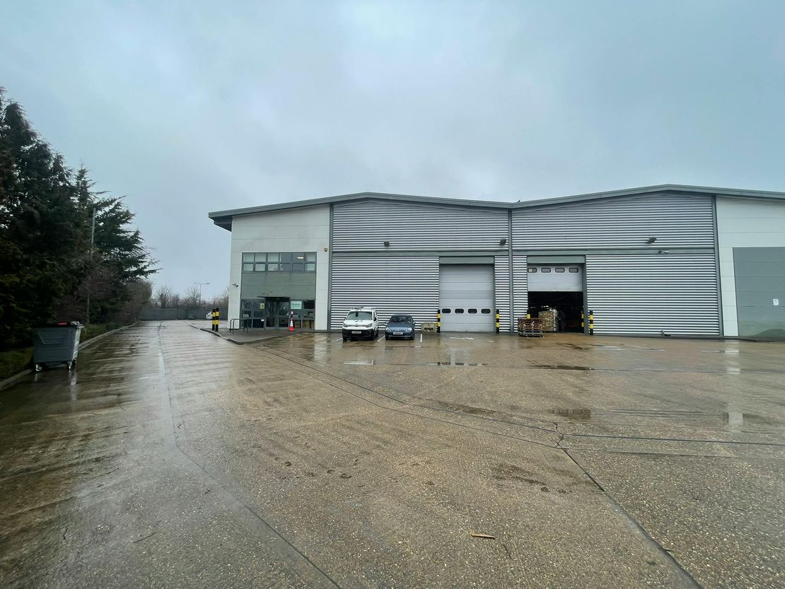 Units 4&5 Centrus, Arenson Way, Dunstable, LU5 5BN