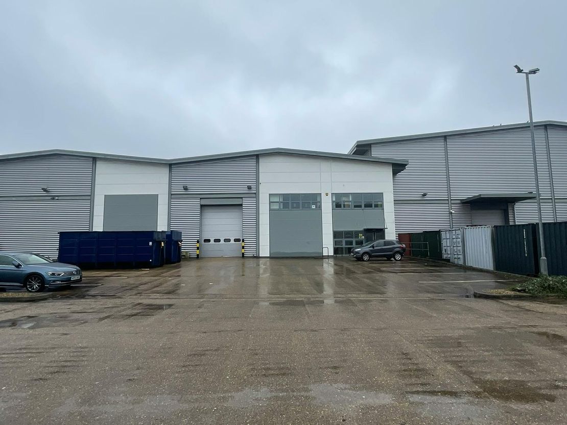 Unit 4 Centrus, Arenson Way, Dunstable, LU5 5BN