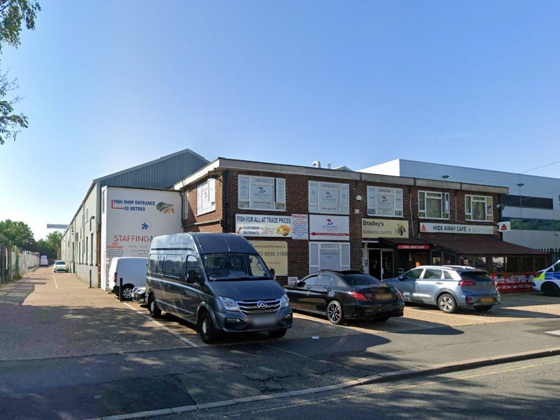First Floor Offices, Bradleys Business Centre, Central Way, Feltham, TW14 0XQ