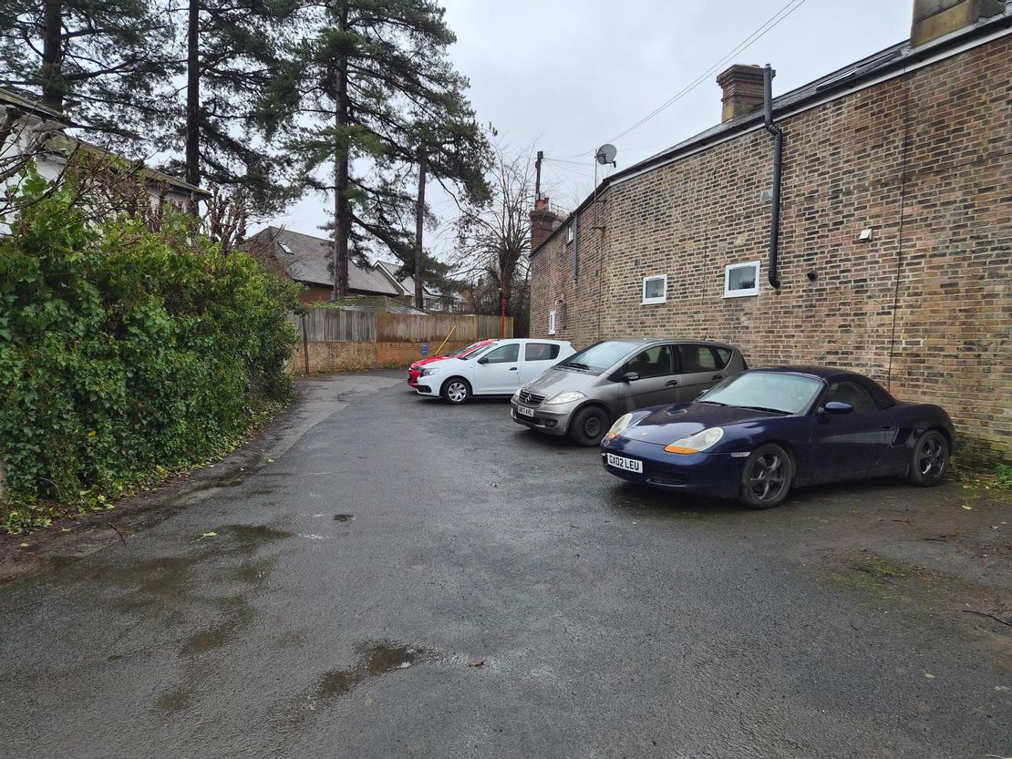 Marlborough Garage, Mount Ephraim, Tunbridge Wells, Kent, TN4 8BB