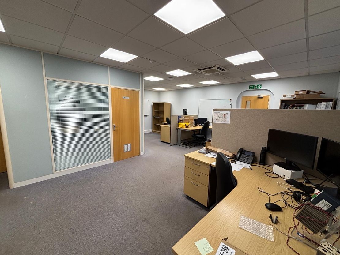 15 & 16 Talisman Business Centre, Duncan Road, Park Gate, Southampton, Hampshire, SO31 7GA