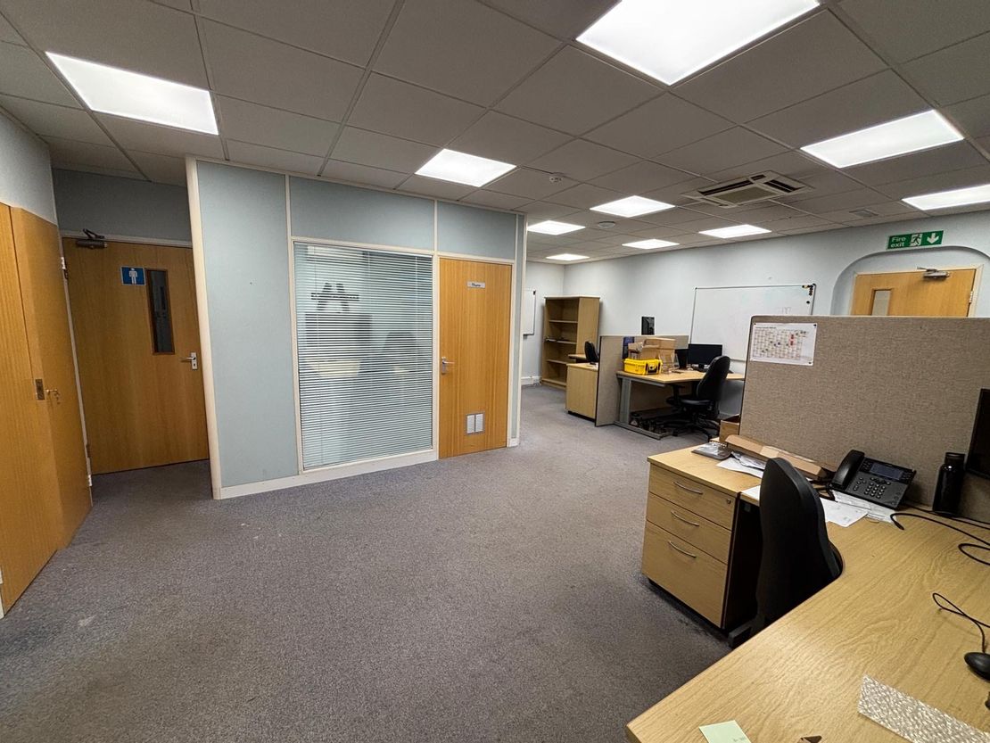 15 & 16 Talisman Business Centre, Duncan Road, Park Gate, Southampton, Hampshire, SO31 7GA