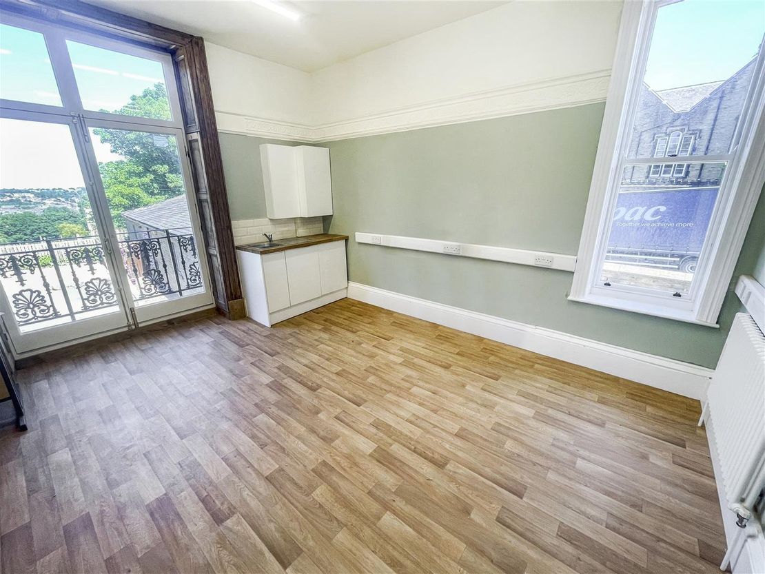 The Kaye Suite, 92 New North Road, Huddersfield
