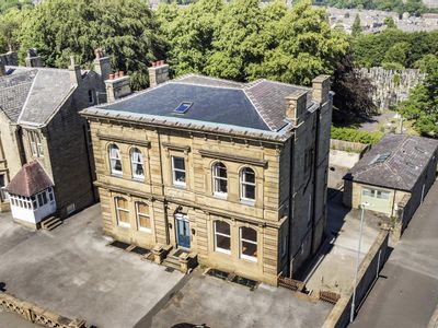 Property Image for The Dickinson Suite, 92 New North Road, Huddersfield