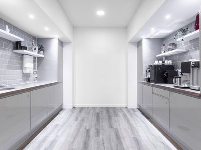Property Image for Fort Parkway, Fort Dunlop, Birmingham, West Midlands, United Kingdom, B24 9FE
