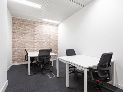Property Image for Breakspear Way, Ground Floor, Hemel Hempstead, Hertfordshire, United Kingdom, HP2 4TZ