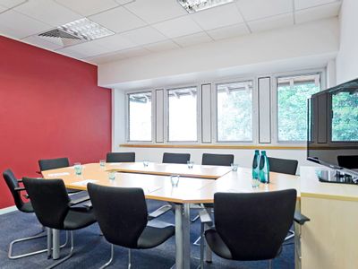 Property Image for Solihull Parkway, 4200, Birmingham, West Midlands, United Kingdom, B37 7YN
