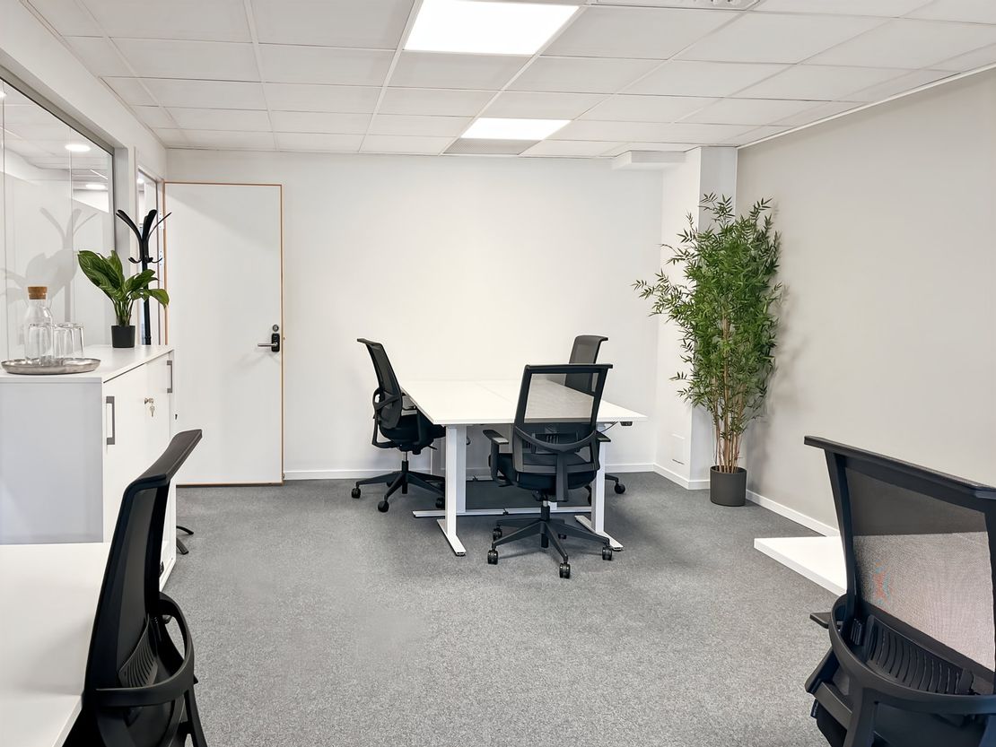 The Square, 46182, Heathrow, Greater London, United Kingdom, UB11 1FW