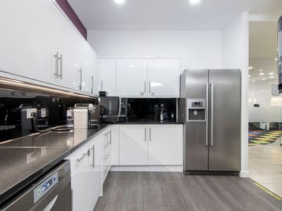 Property Image for 1 Canada Square, 37th, London, Greater London, United Kingdom, E14 5AA