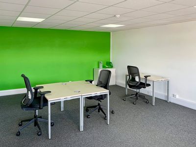 Property Image for Waterbury Drive, Waterlooville, Hampshire, United Kingdom, PO7 7TH