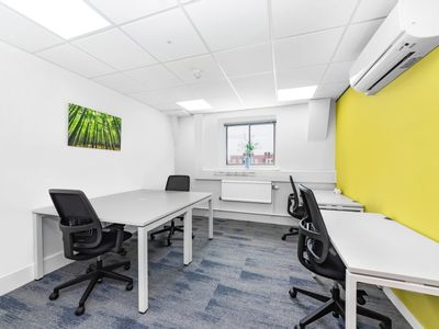 Property Image for Queen Street, Cross Keys House, 22, Salisbury, Wiltshire, United Kingdom, SP1 1EY