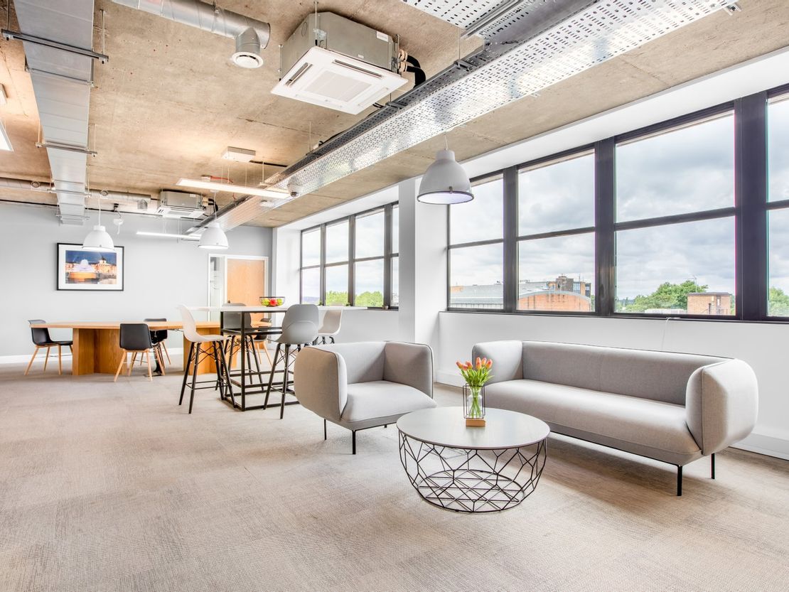 100 High Street, 5th, London, Greater London, United Kingdom, N14 6BN
