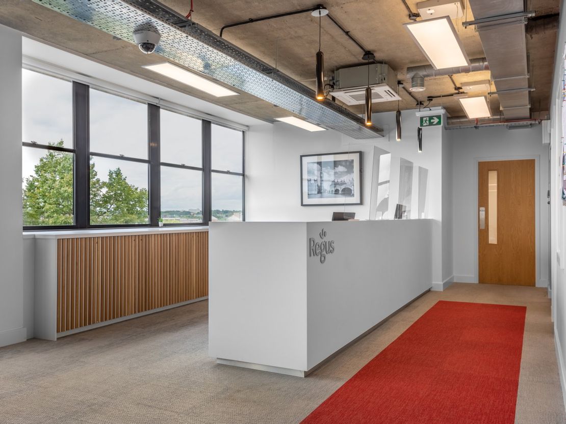 100 High Street, 5th, London, Greater London, United Kingdom, N14 6BN