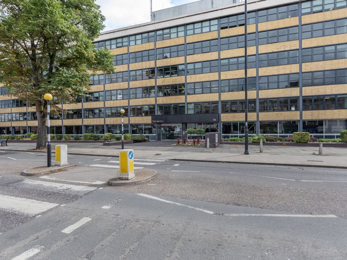 100 High Street, 5th, London, Greater London, United Kingdom, N14 6BN