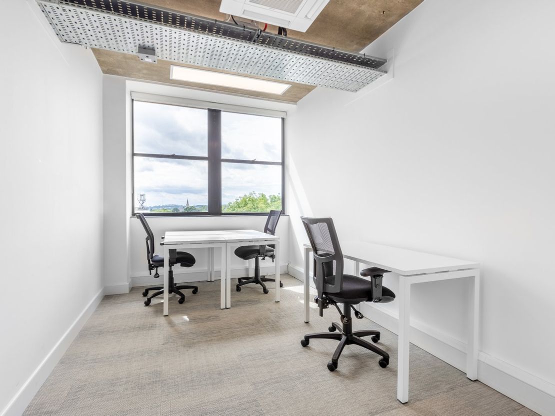 100 High Street, 5th, London, Greater London, United Kingdom, N14 6BN
