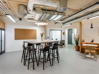 Property Image for City North Place, 17, London, Greater London, United Kingdom, N4 3FU