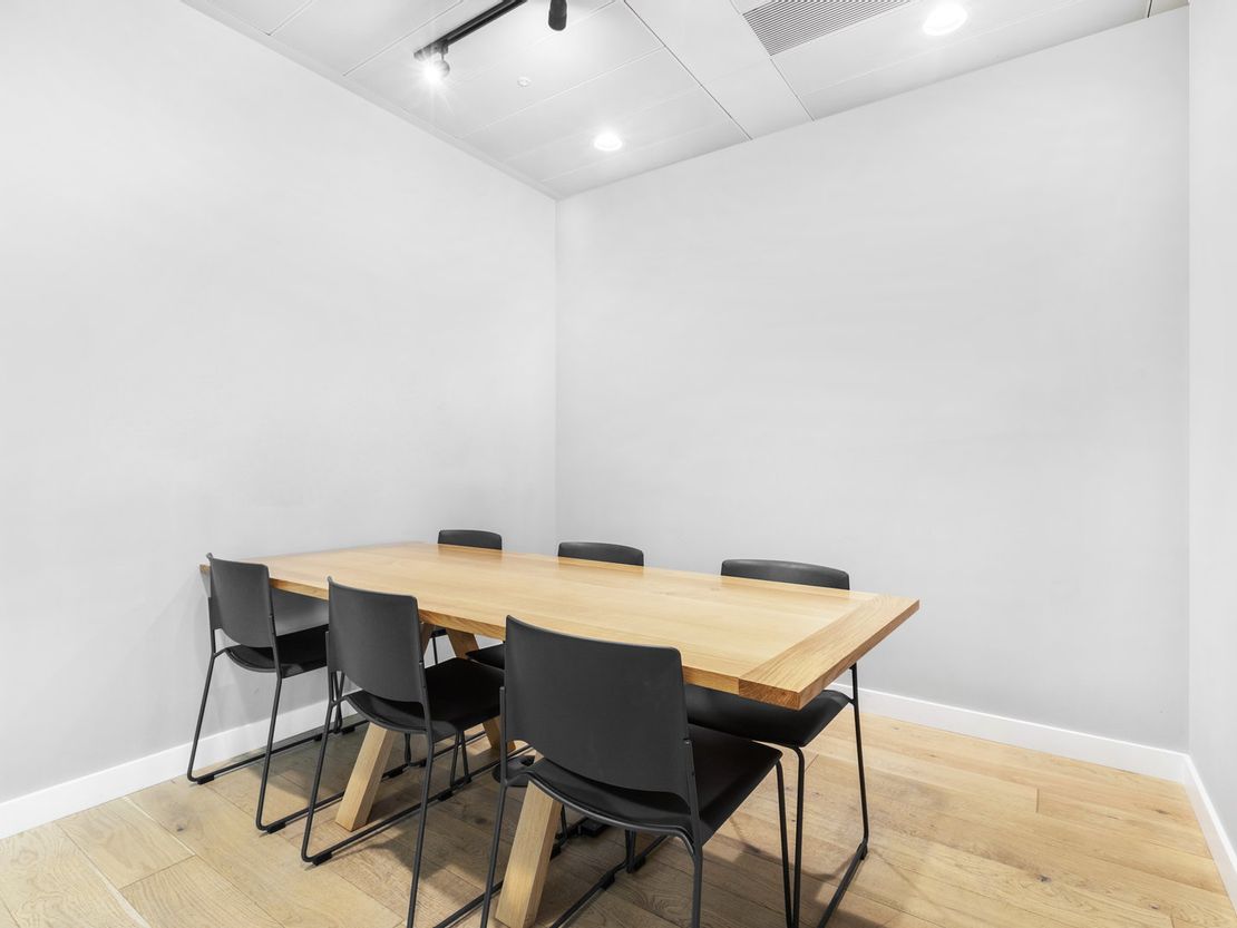 Wood Ln, 80, London, Greater London, United Kingdom, W12 0BZ