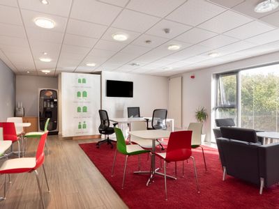 Property Image for Caxton Close, Andover, Hampshire, United Kingdom, SP10 3FG
