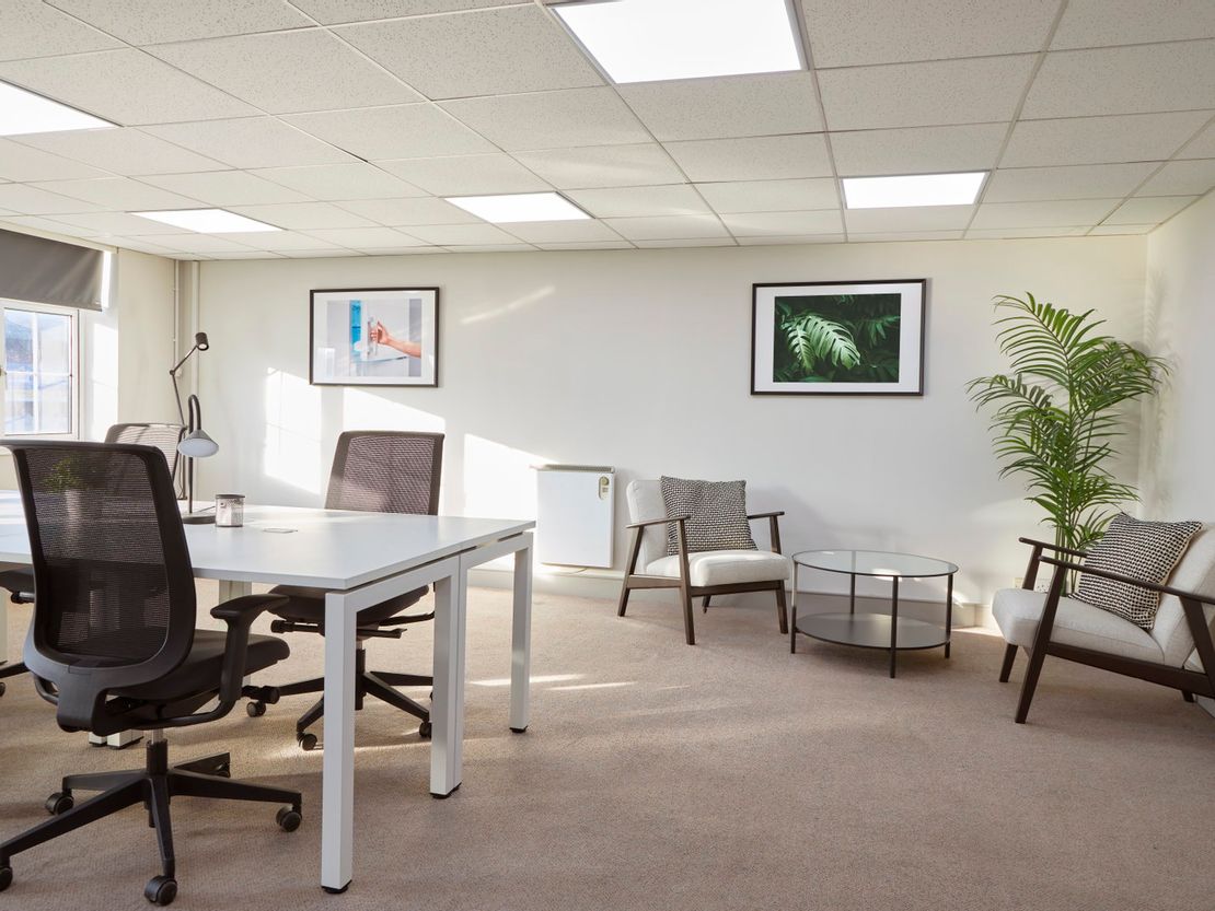 Wadsworth Road, 5, London, Greater London, United Kingdom, UB6 7JD
