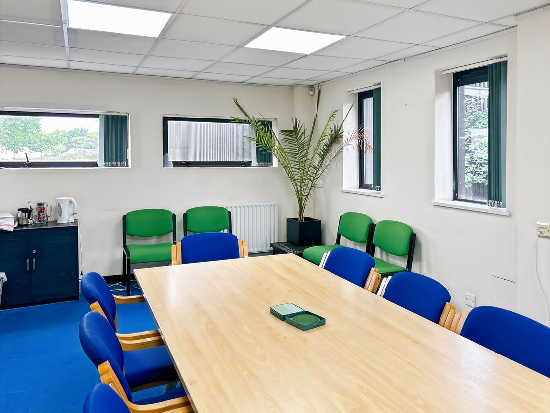 Edison Road, Claydon House Business Centre, Aylesbury, Buckinghamshire, United Kingdom, HP19 8TE