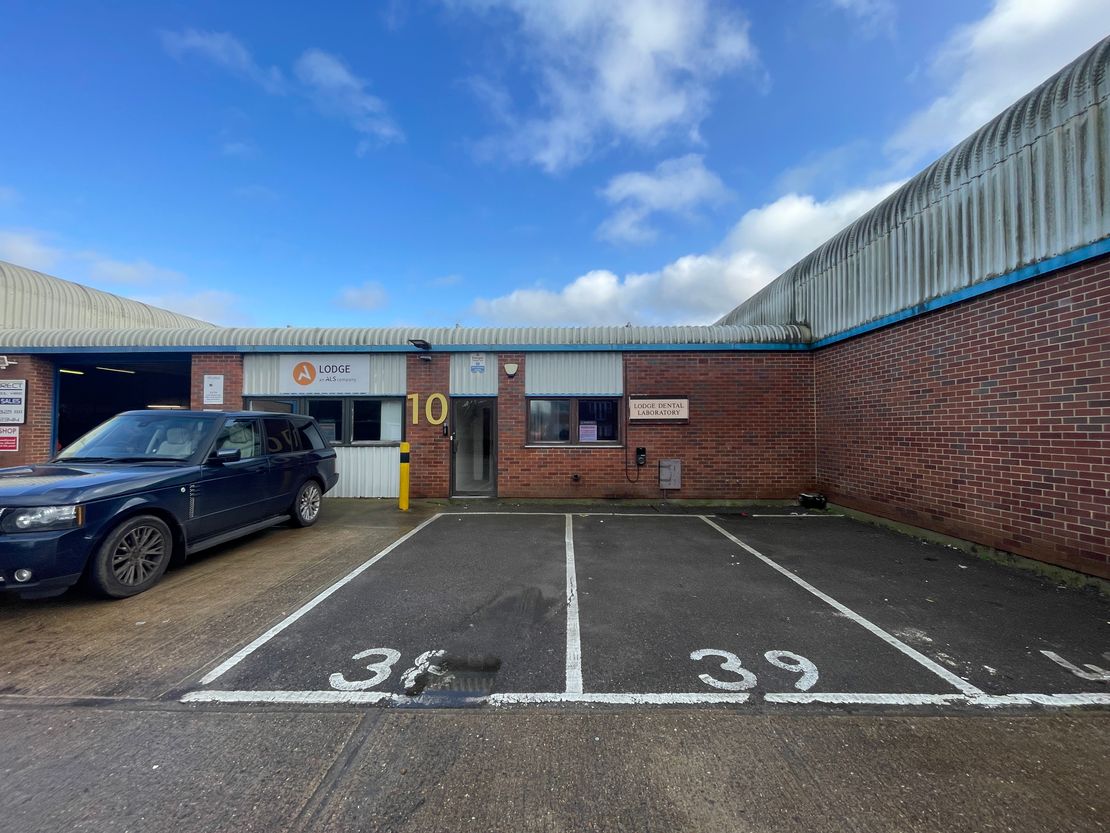 Unit 10 station industrial estate, Oxford Rd, Wokingham RG41 2YQ